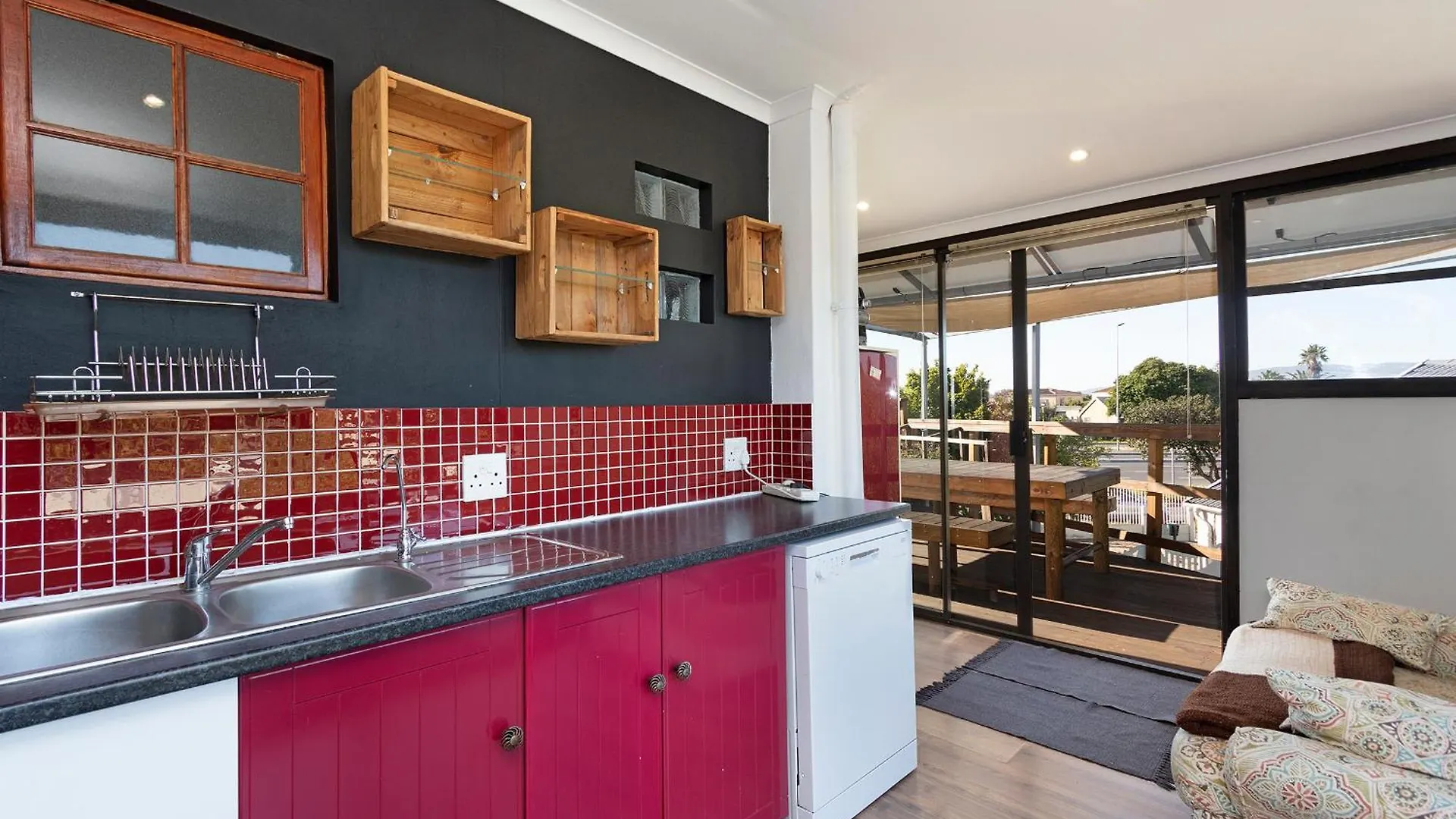 The Bohemian Guesthouse Cape Town 2*,  South Africa
